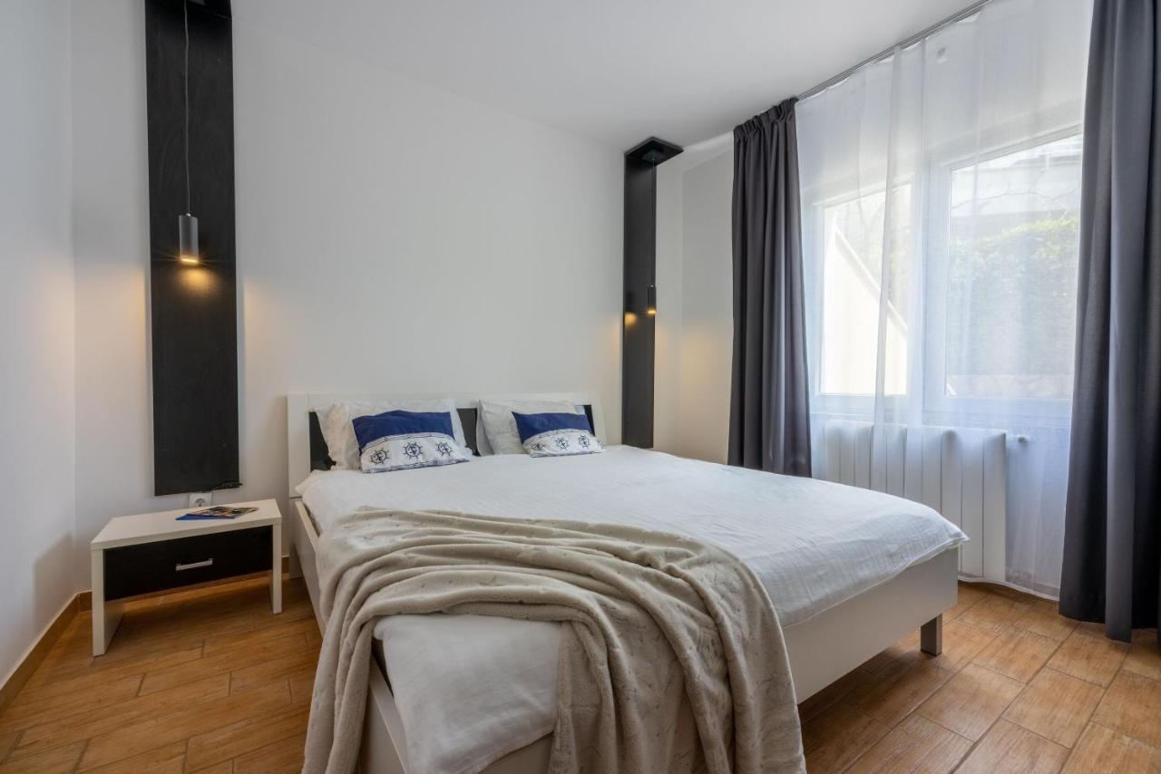Apartments Vesna Malinska Esterno foto