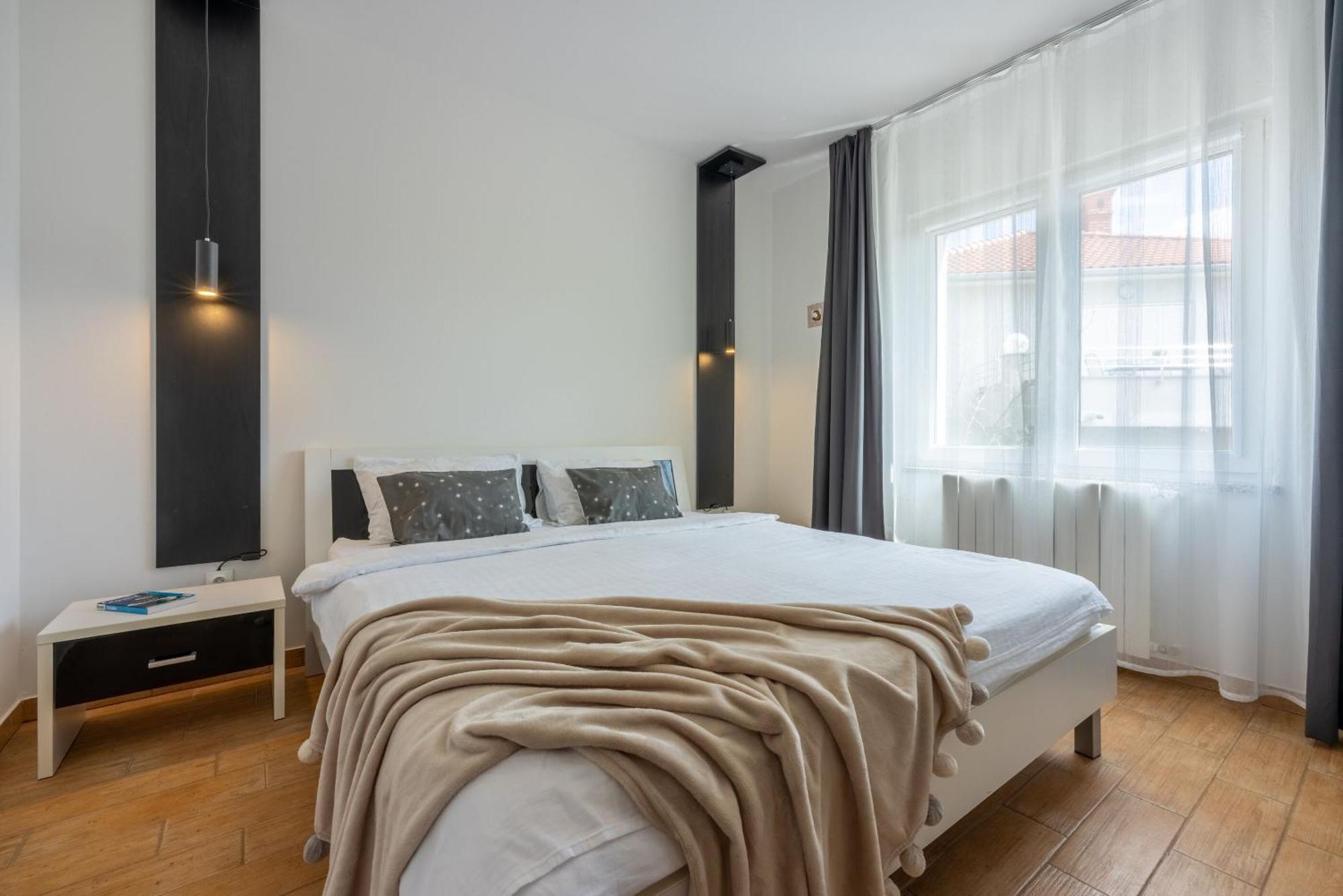 Apartments Vesna Malinska Esterno foto
